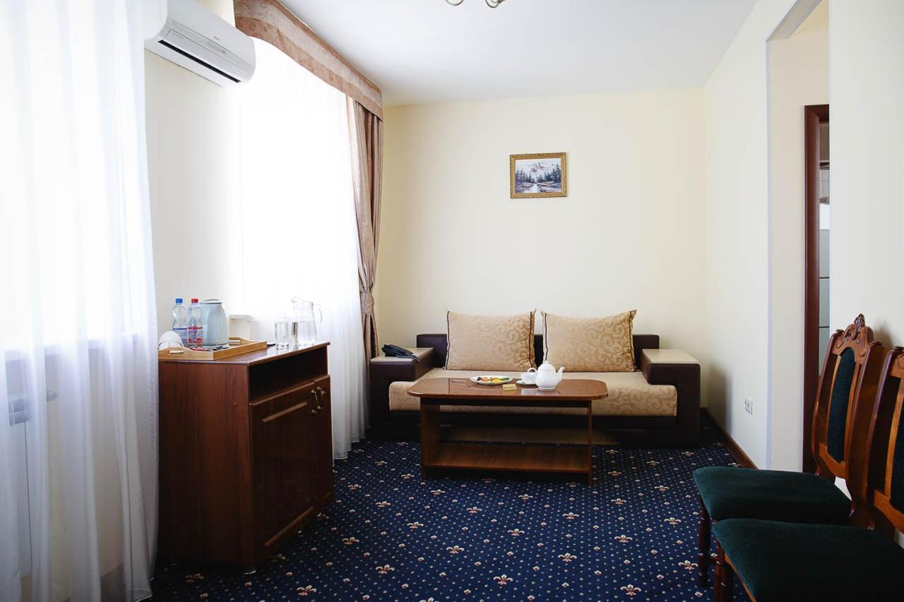 Victoria Hotel 우랄스크 외부 사진