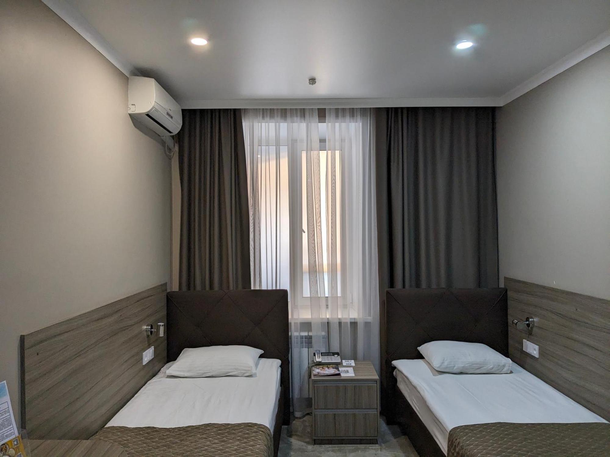 Victoria Hotel 우랄스크 외부 사진