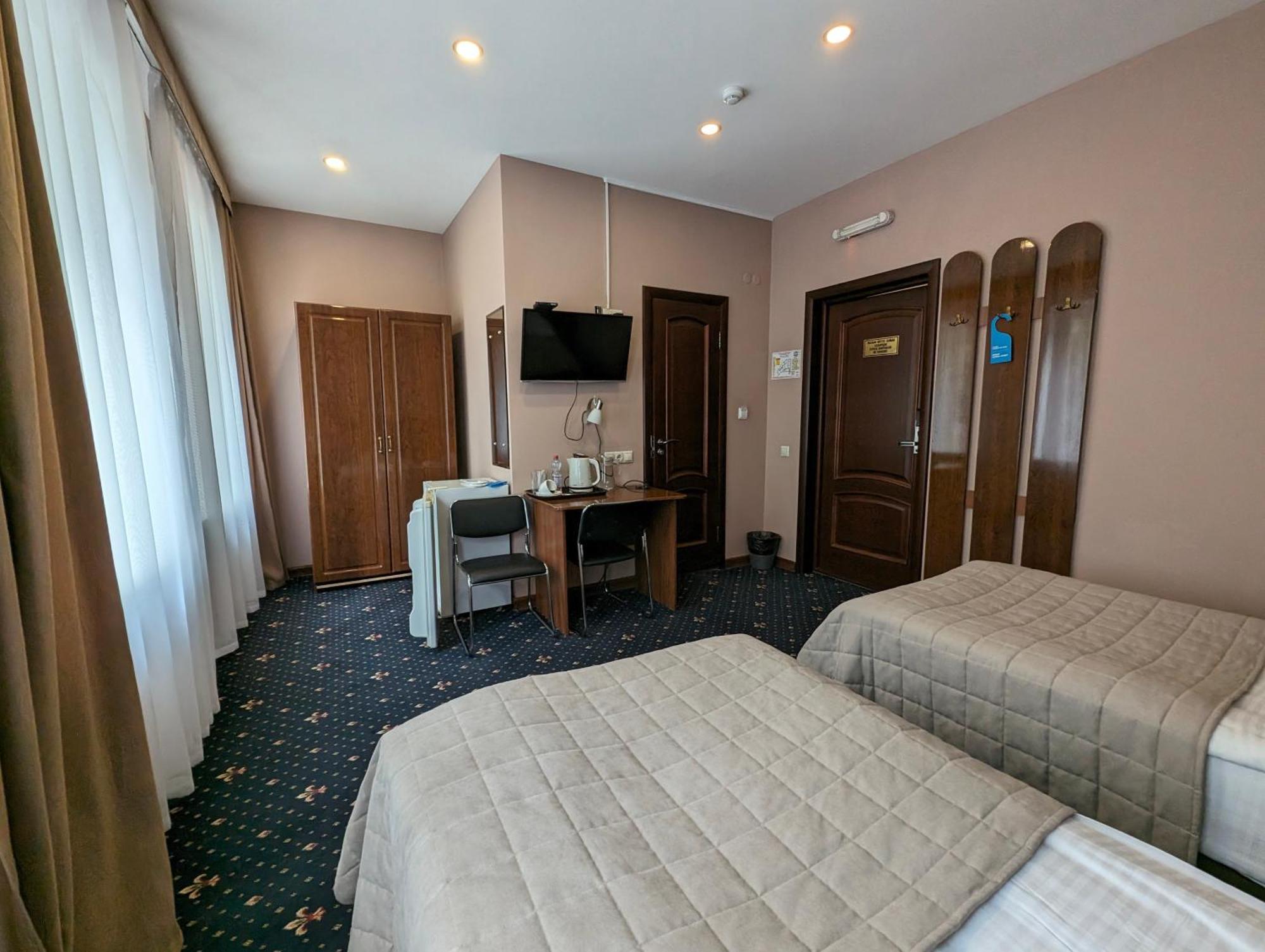 Victoria Hotel 우랄스크 외부 사진