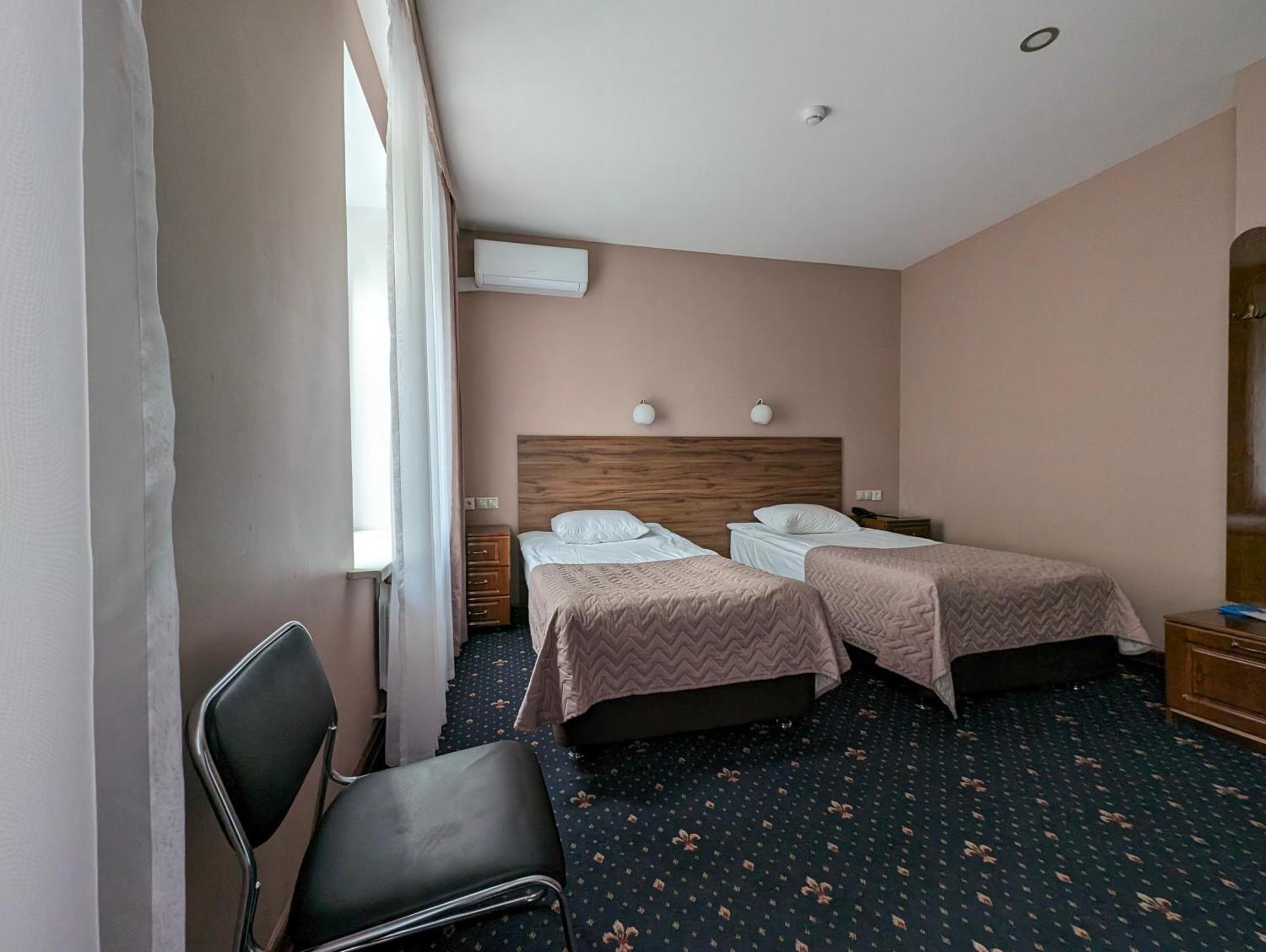 Victoria Hotel 우랄스크 외부 사진