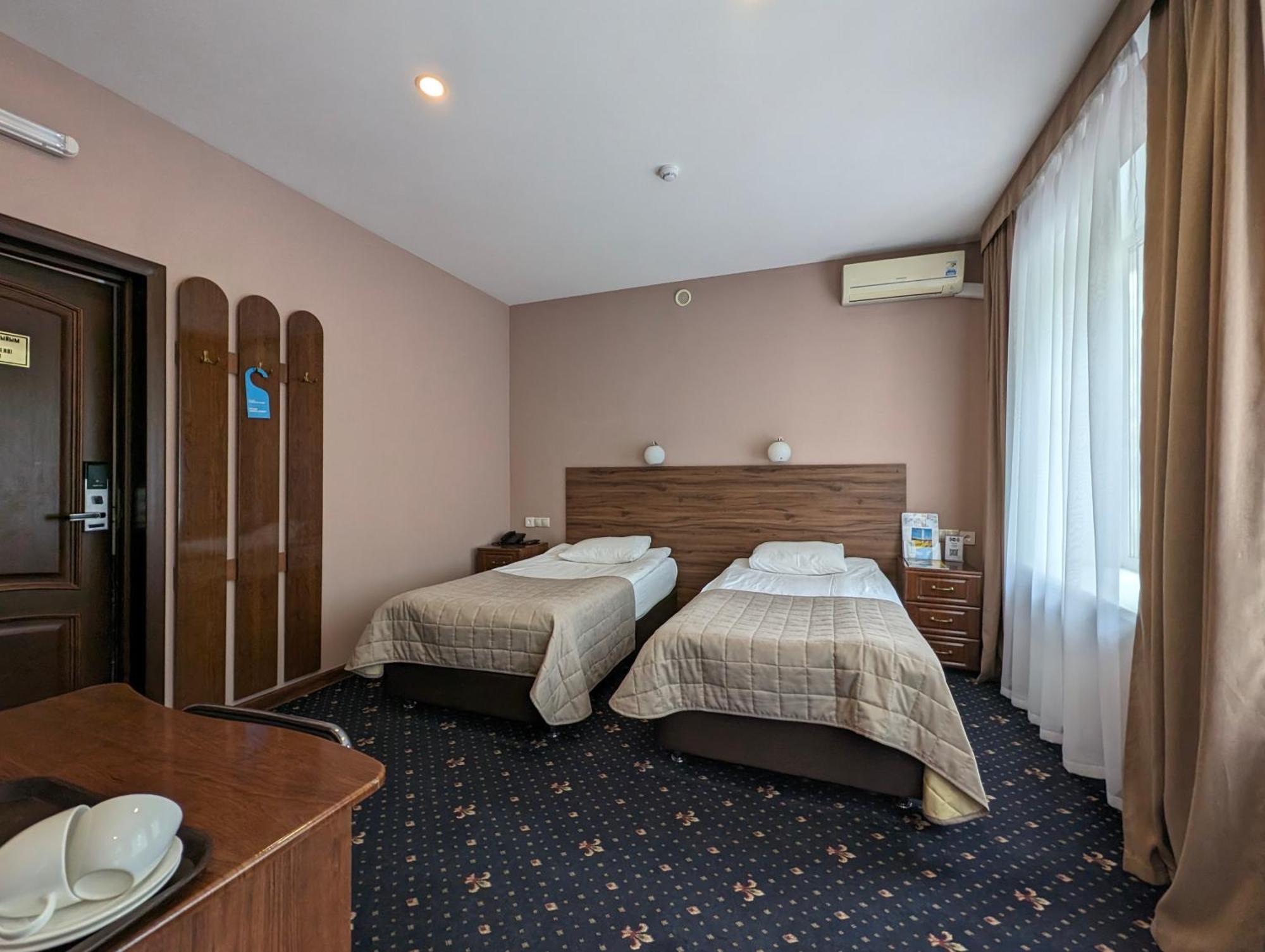 Victoria Hotel 우랄스크 외부 사진