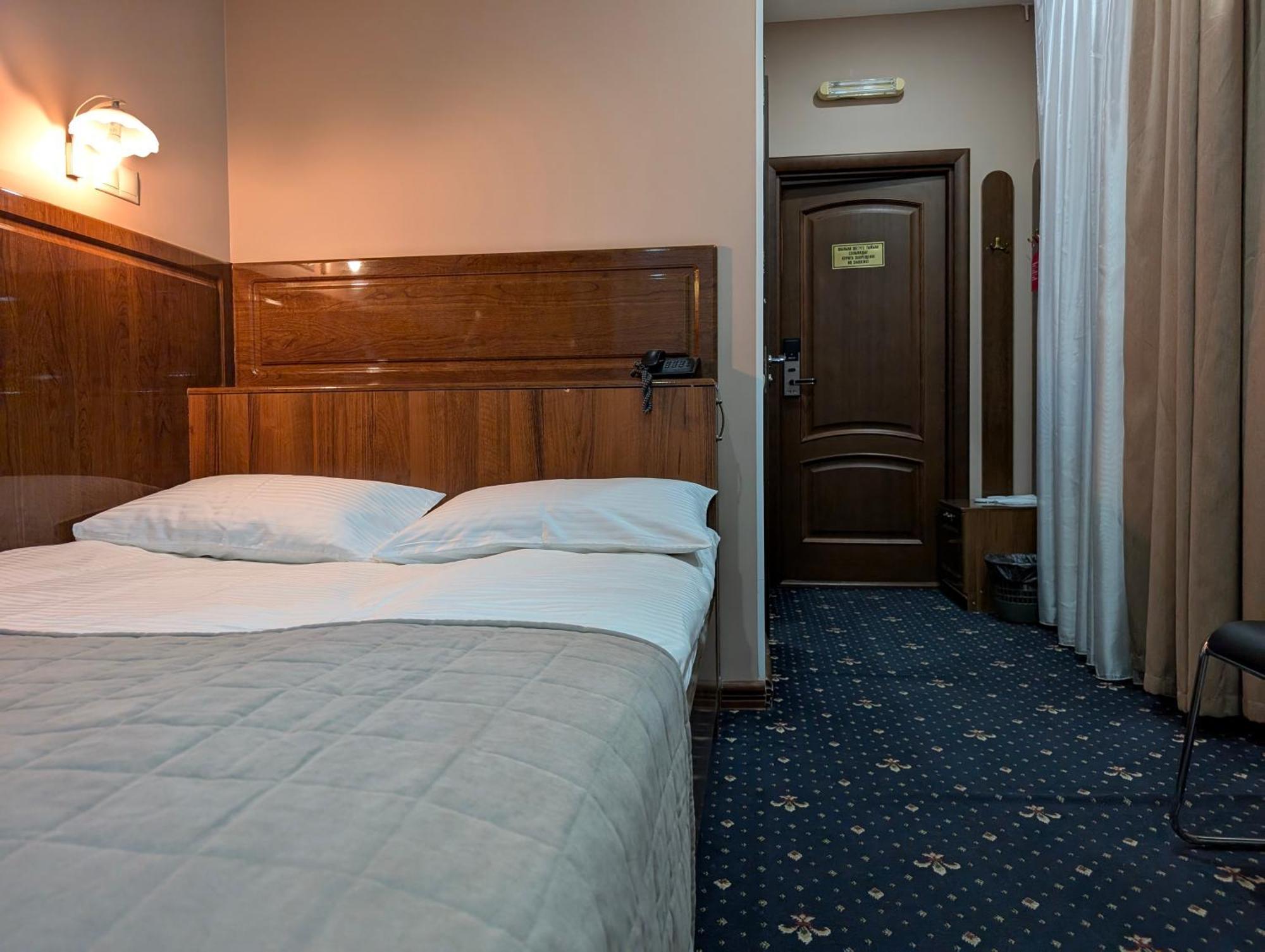 Victoria Hotel 우랄스크 외부 사진